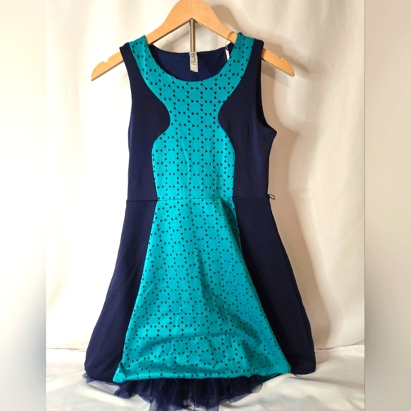 Beautees Girls Color Block Skater Dress Size 14 – Aquatic Green & Black - Picture 1 of 10
